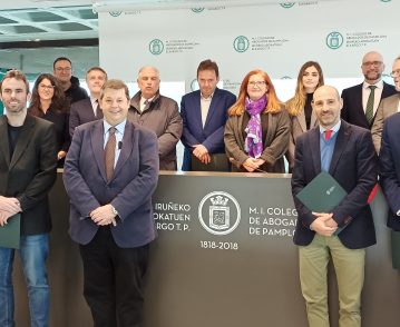 Entrega Diplomas en reconocimiento a los tutores en el Master en Acceso a la Abogacía curso 2020-21