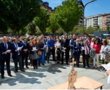 Visita Angel de Aralar al Palacio de Justicia